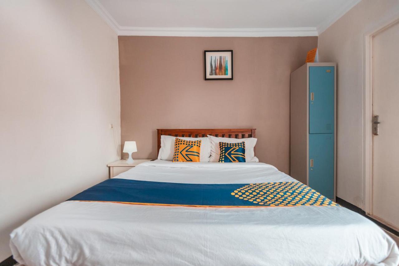 Spot On 2033 Kayumanis Homestay Syariah Jakarta Exterior foto