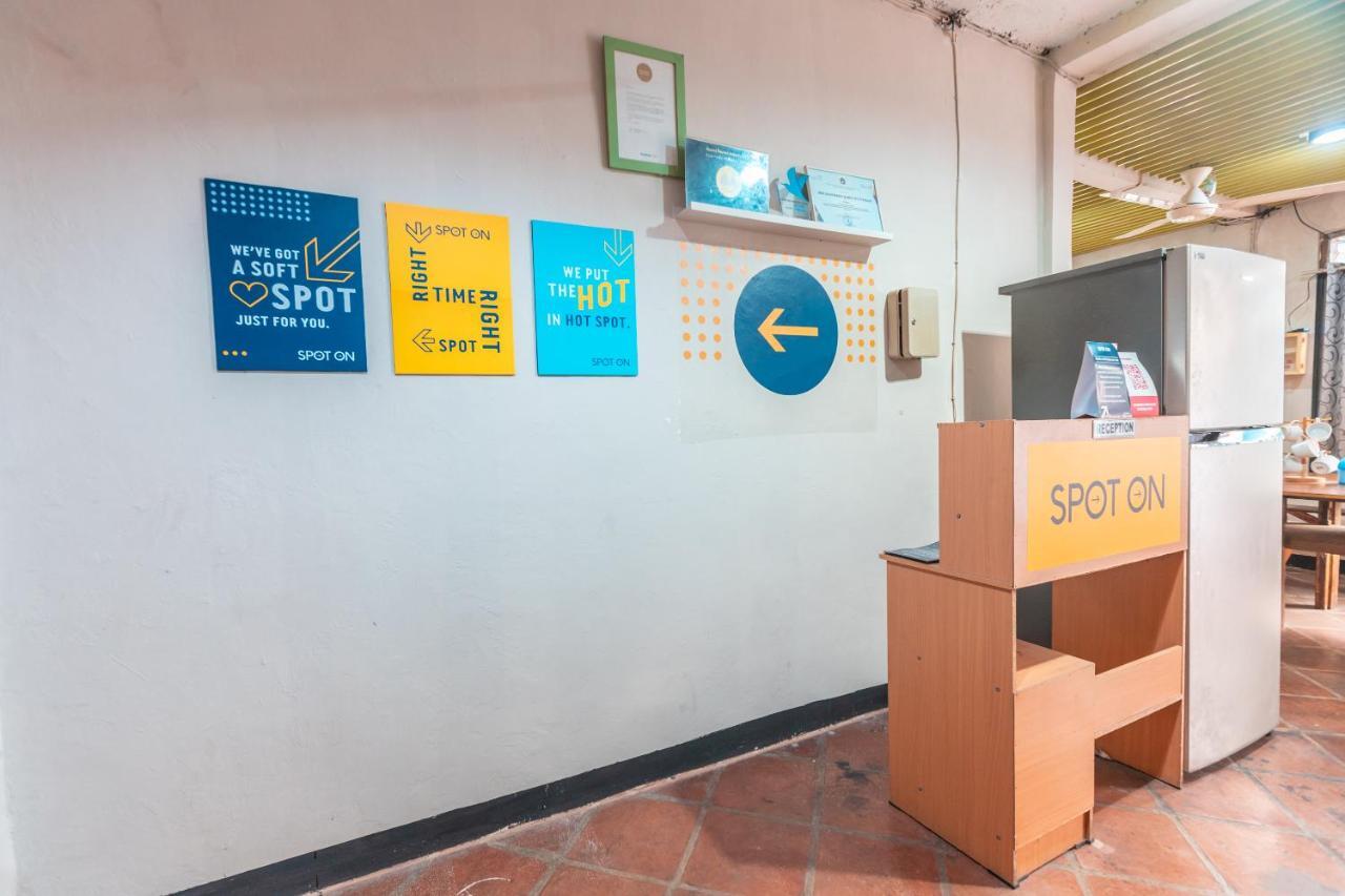 Spot On 2033 Kayumanis Homestay Syariah Jakarta Exterior foto